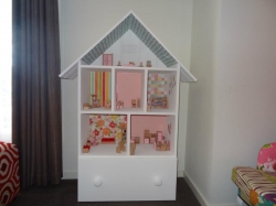 Doll Houses -  Doll House with Drawer